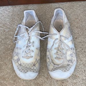 Nfinity cheer shoes